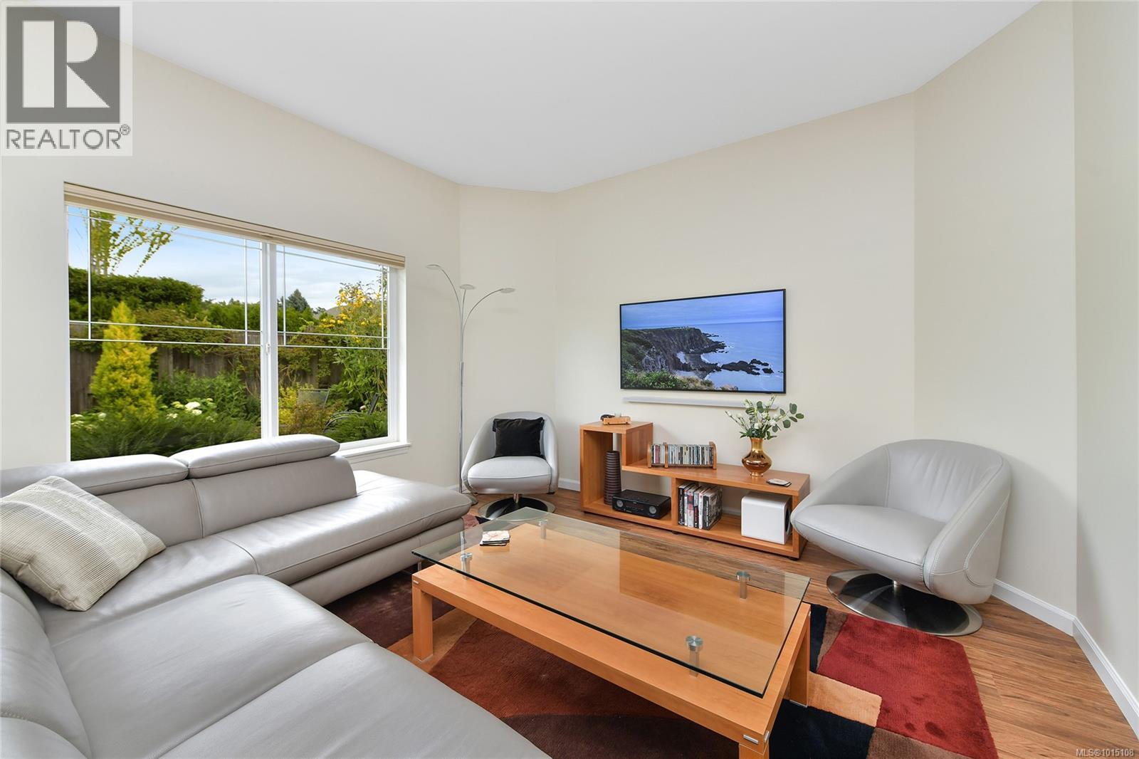  1967 POLO PARK Court, Central Saanich