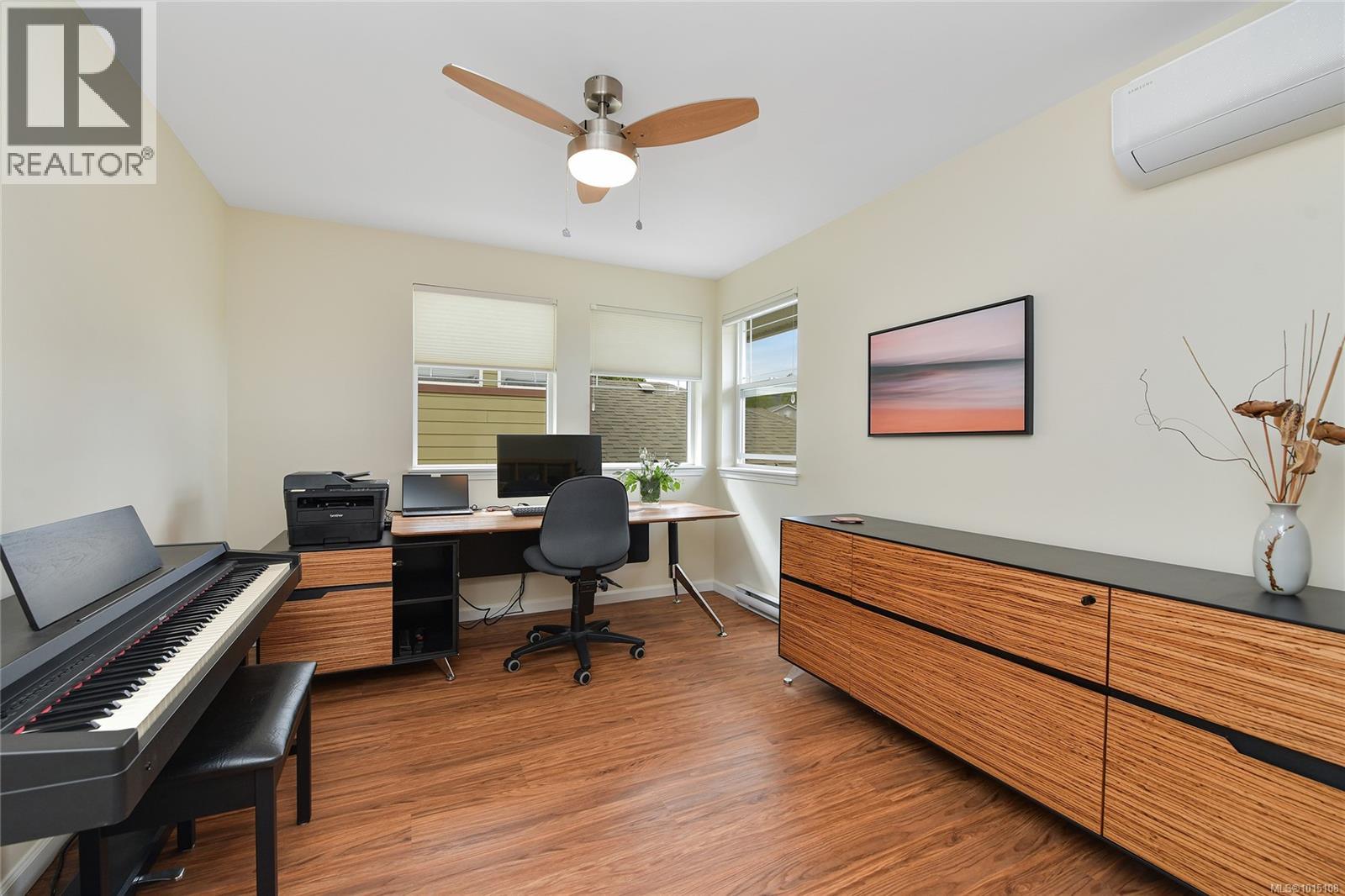  1967 POLO PARK Court, Central Saanich