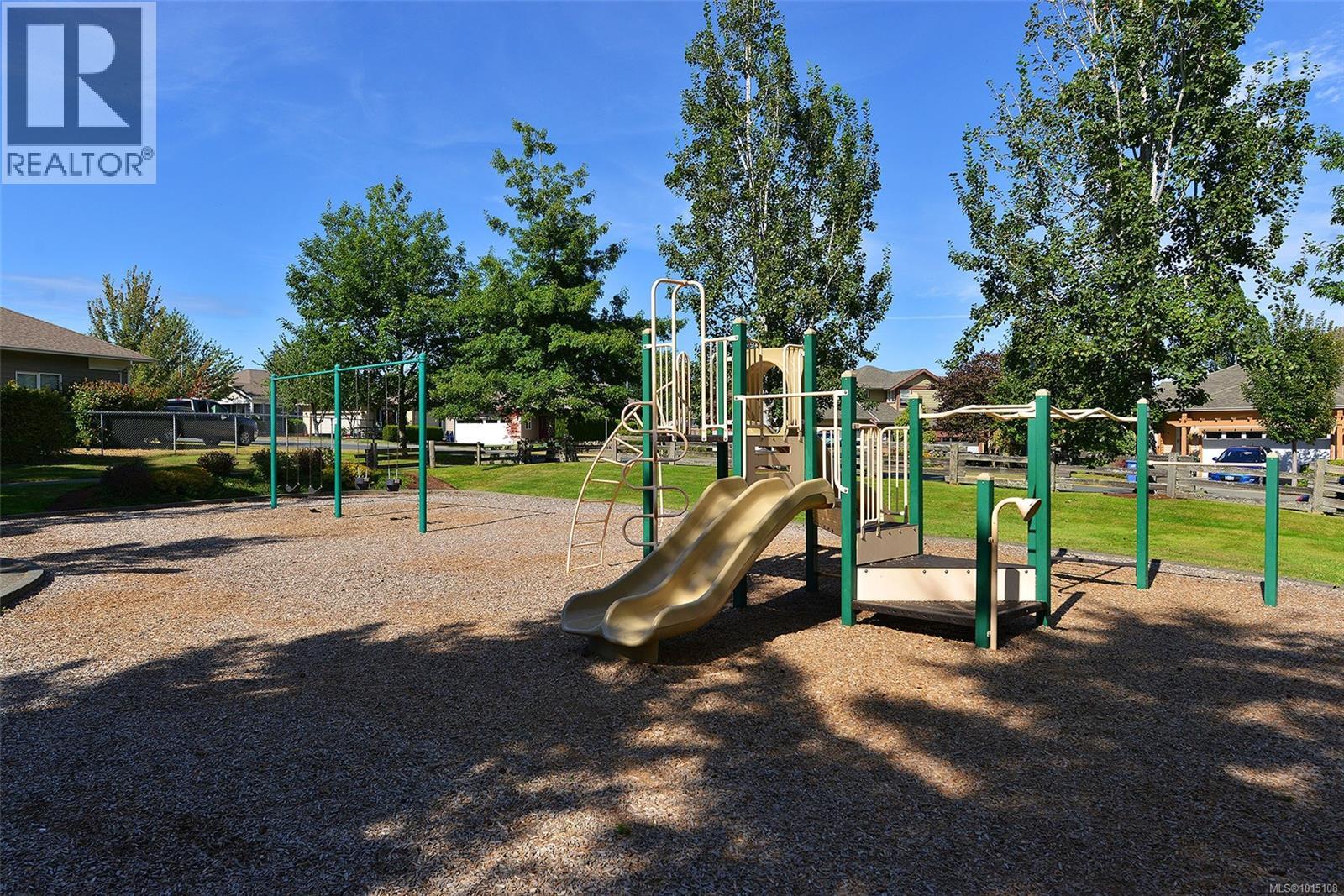  1967 POLO PARK Court, Central Saanich
