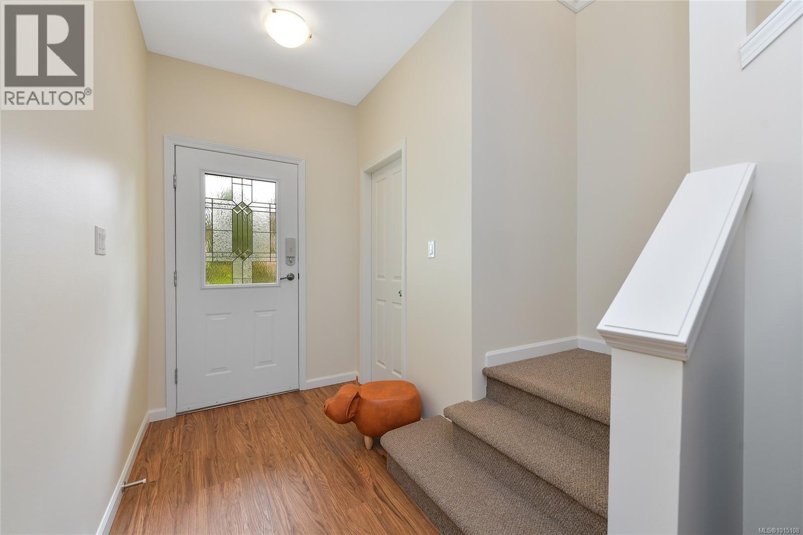  1967 POLO PARK Court, Central Saanich