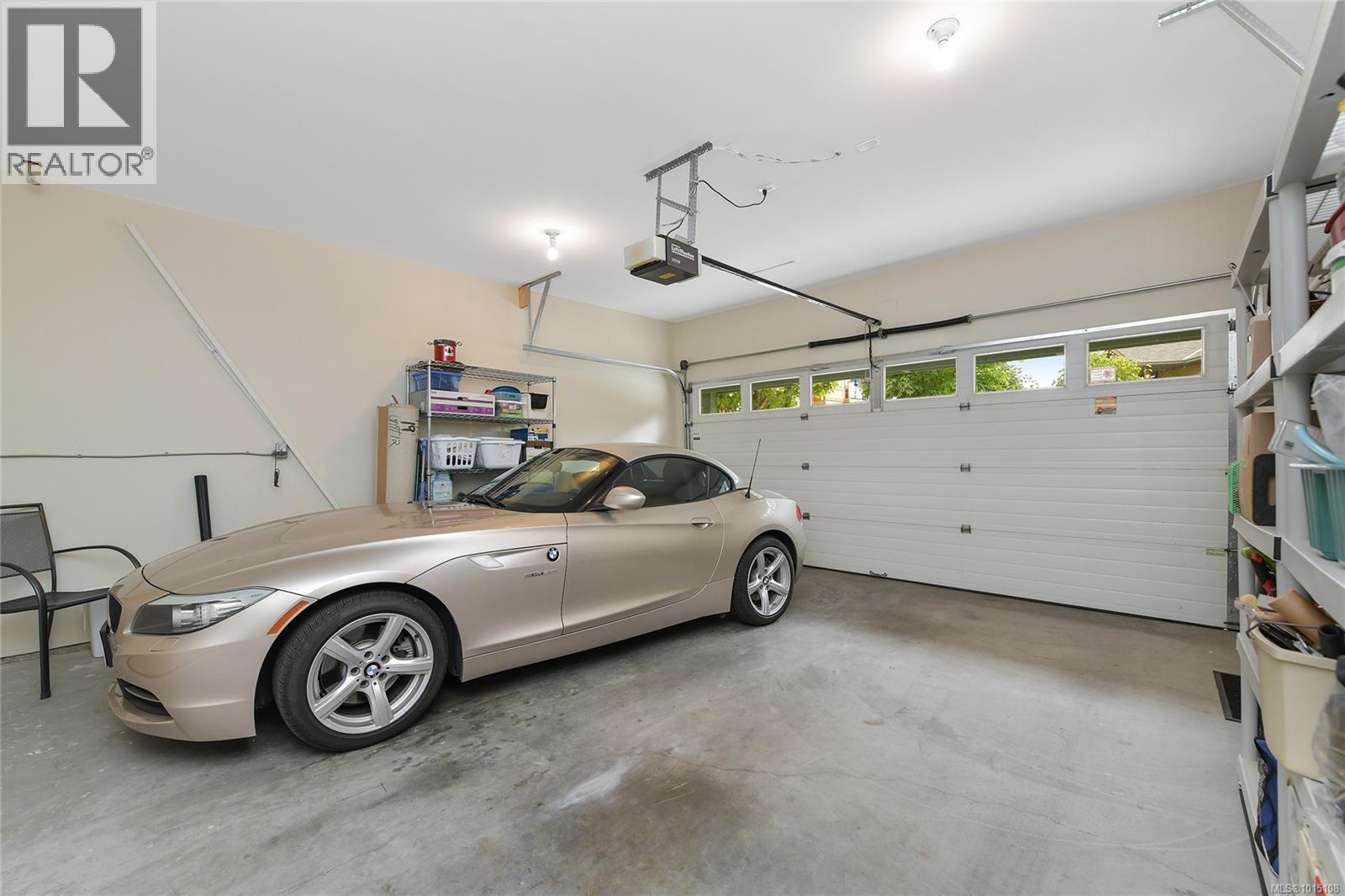  1967 POLO PARK Court, Central Saanich