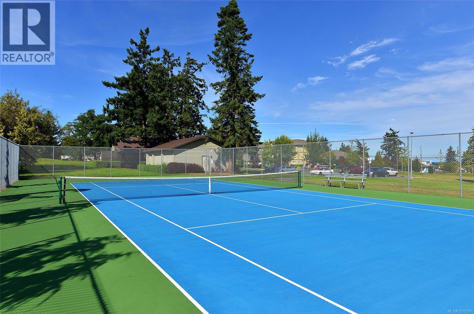  1967 POLO PARK Court, Central Saanich
