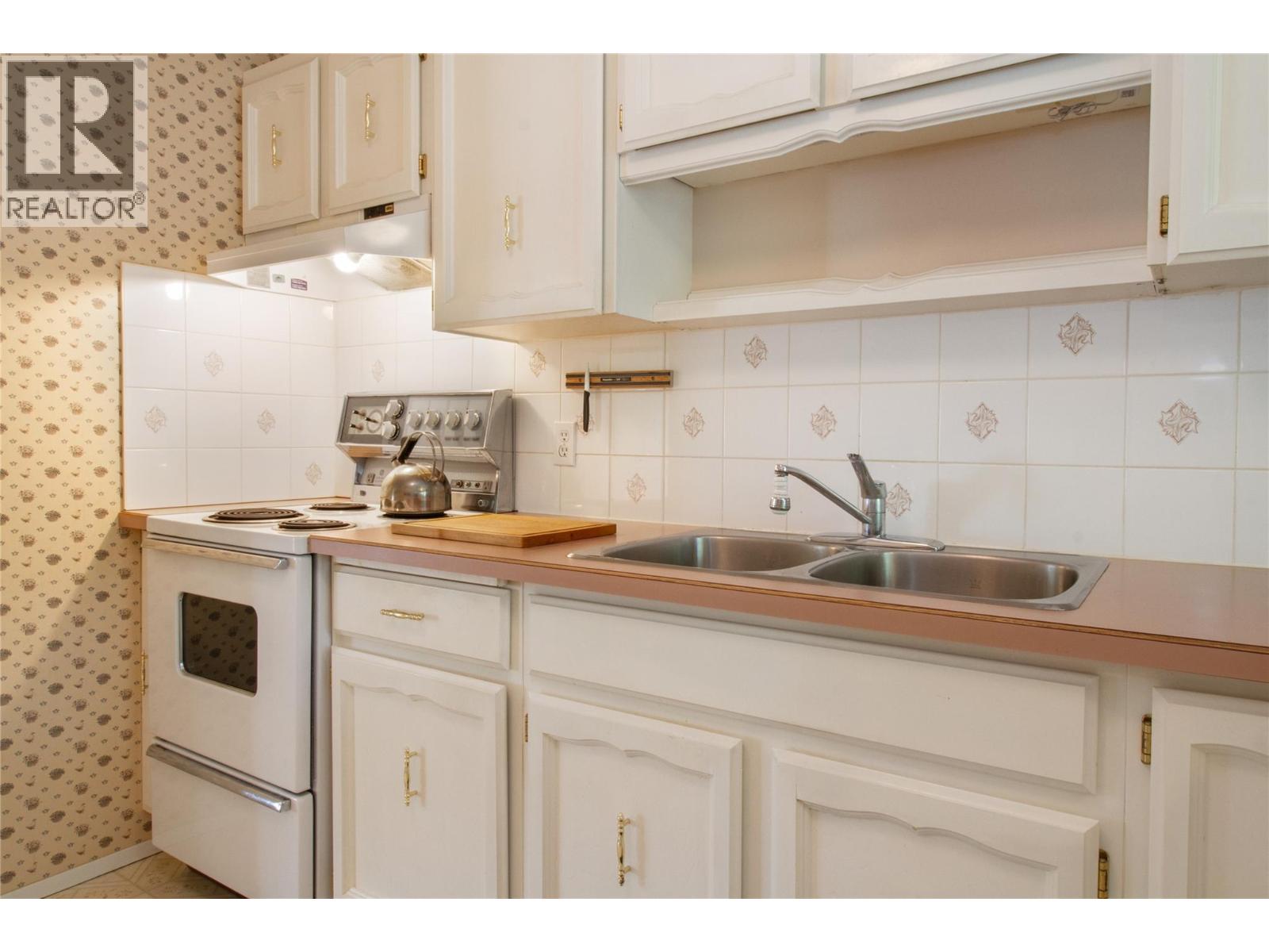 1695 Hay Road, Revelstoke