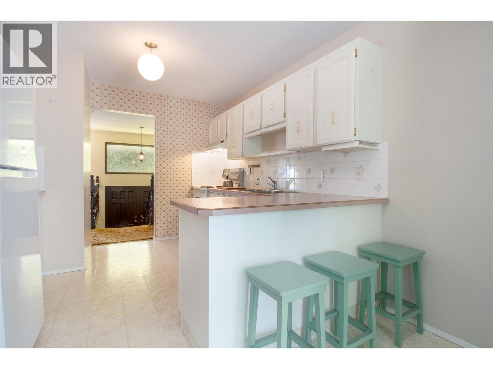 1695 Hay Road, Revelstoke