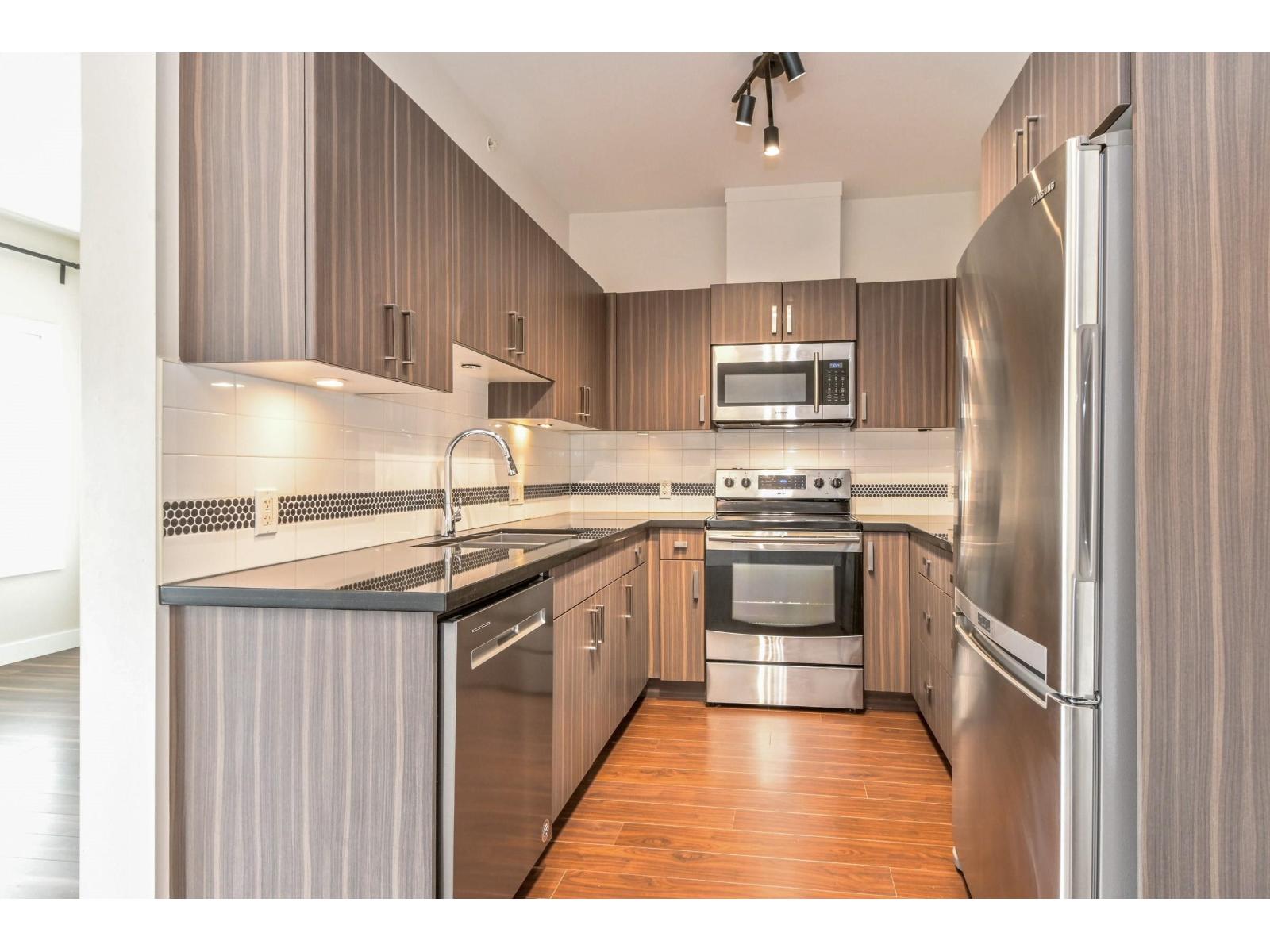 403 20219 54A AVENUE, Langley