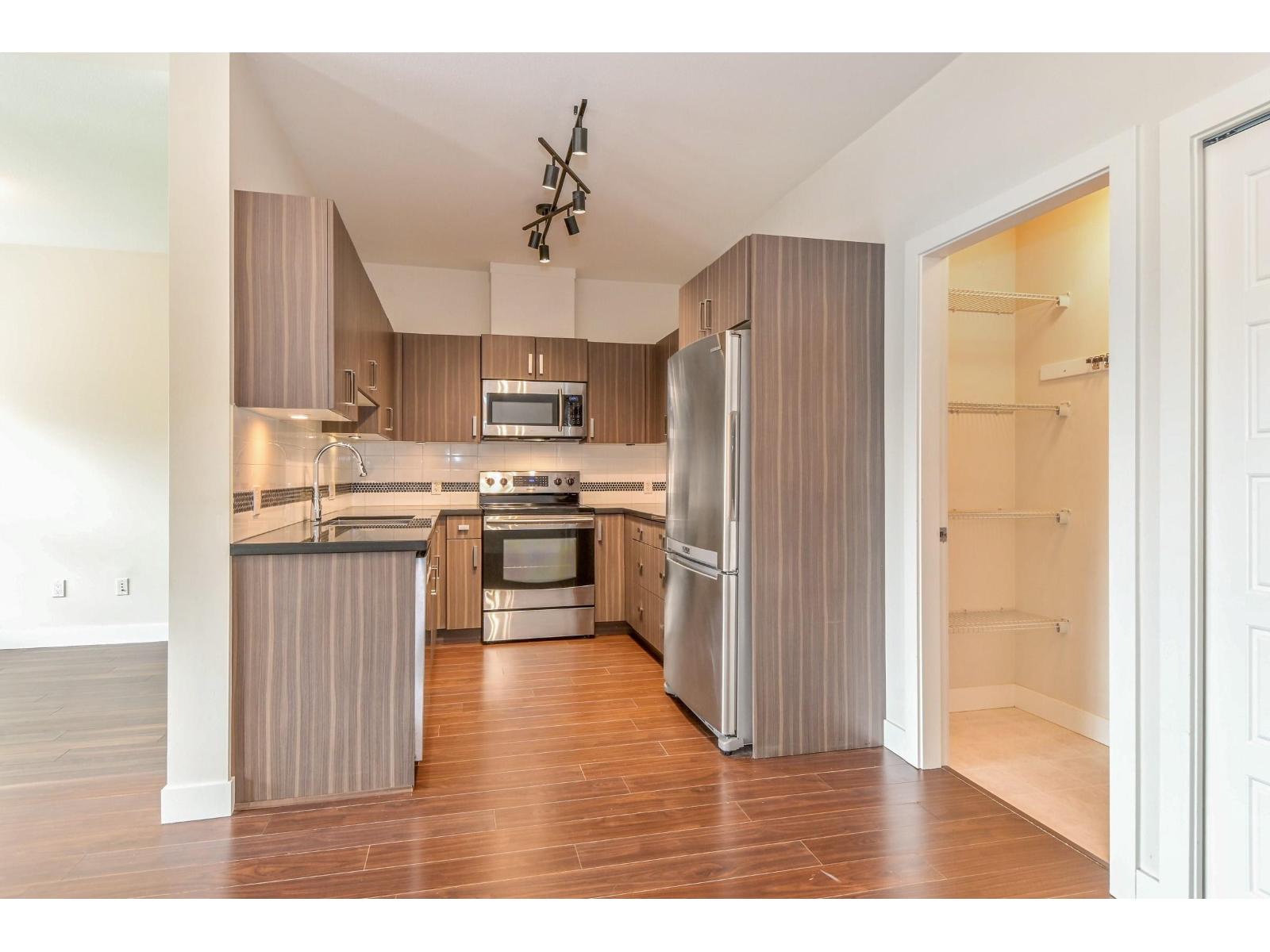 403 20219 54A AVENUE, Langley