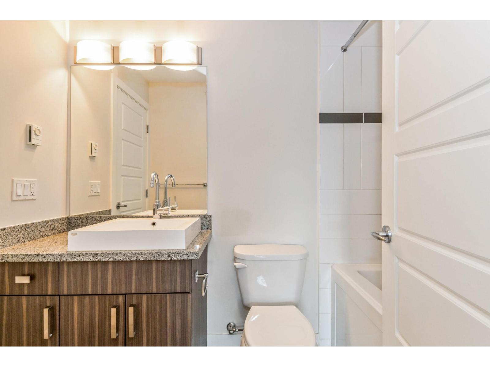 403 20219 54A AVENUE, Langley