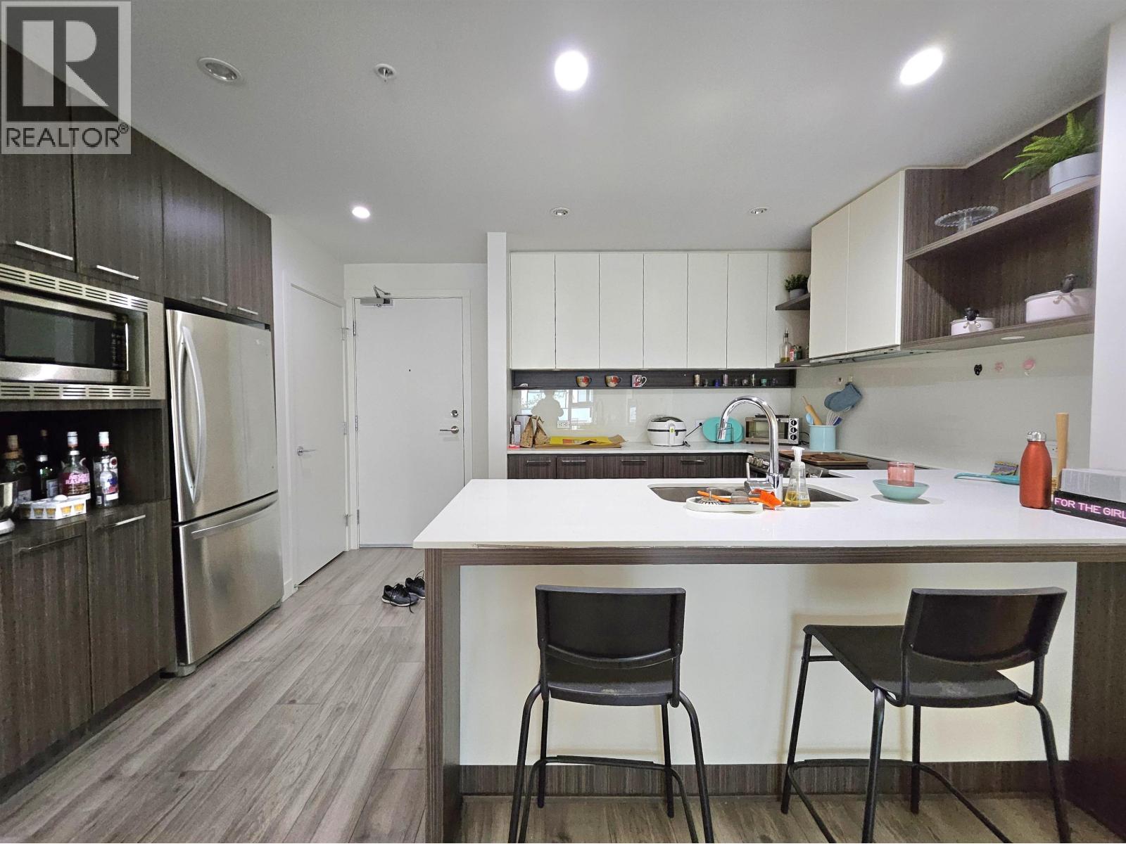 209 9250 UNIVERSITY HIGH STREET, Burnaby