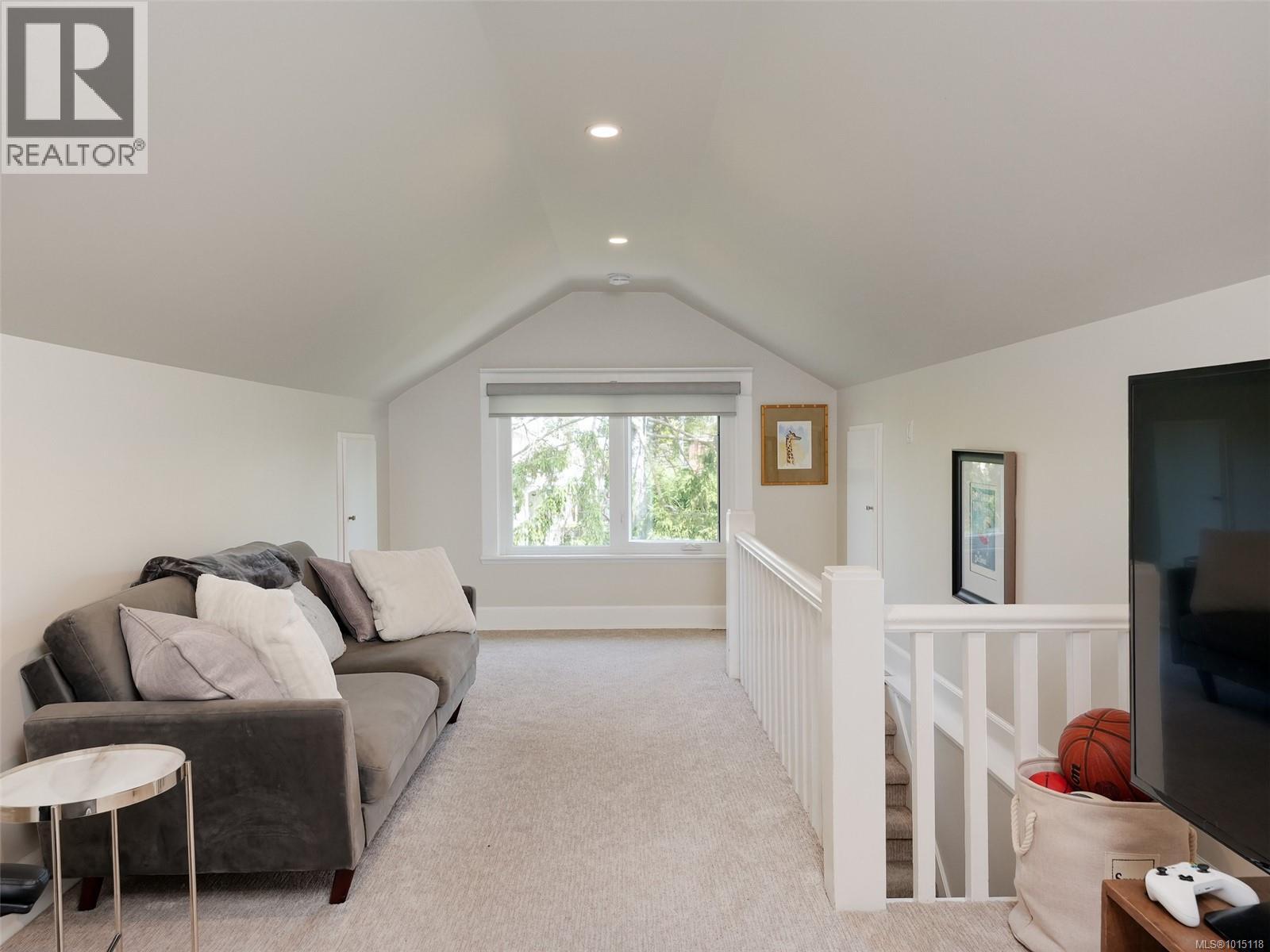  1803 DAVIE Street, Victoria