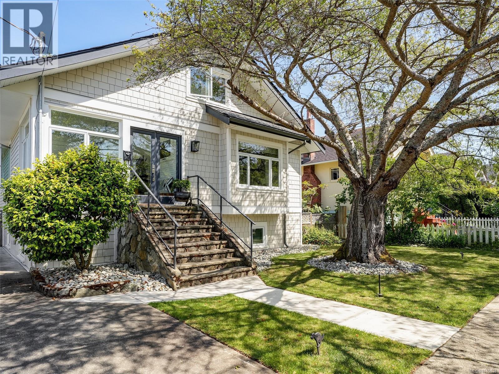  1803 DAVIE Street, Victoria