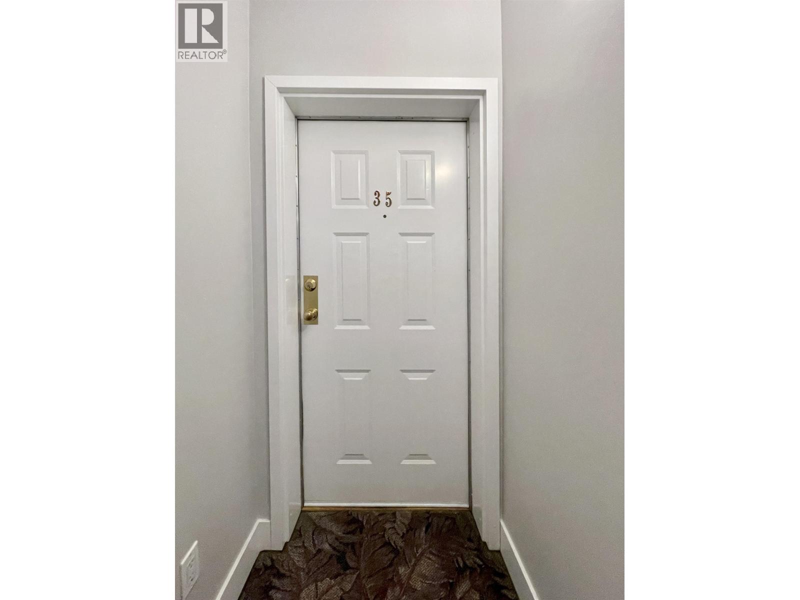 35 689 PARK ROAD, Gibsons