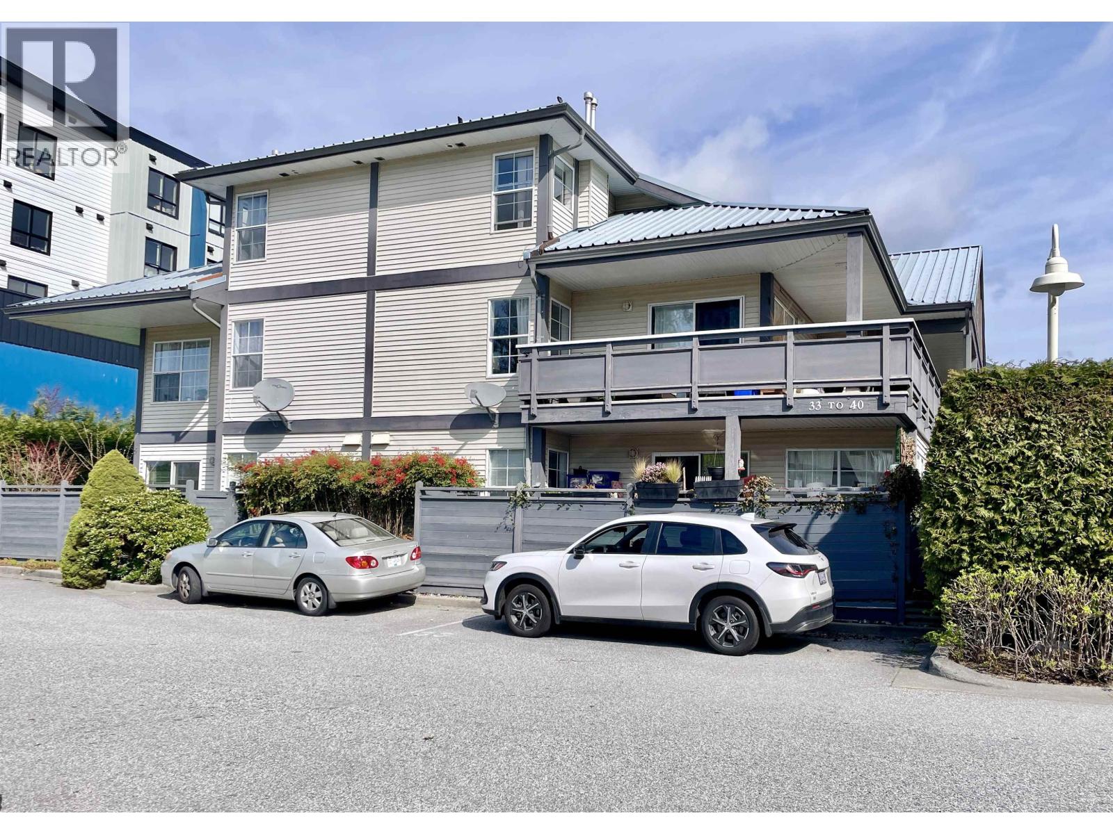 35 689 PARK ROAD, Gibsons