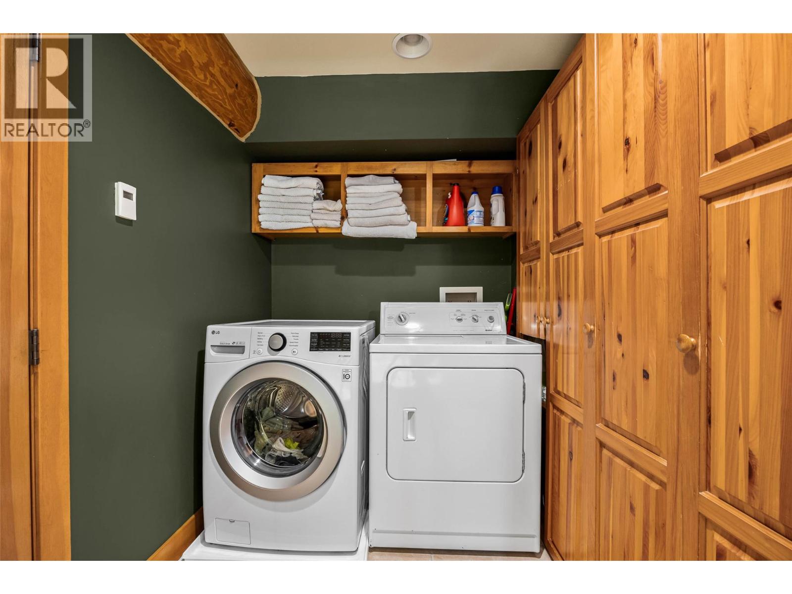 2094 HIGH SCHYLEA Drive, Kamloops