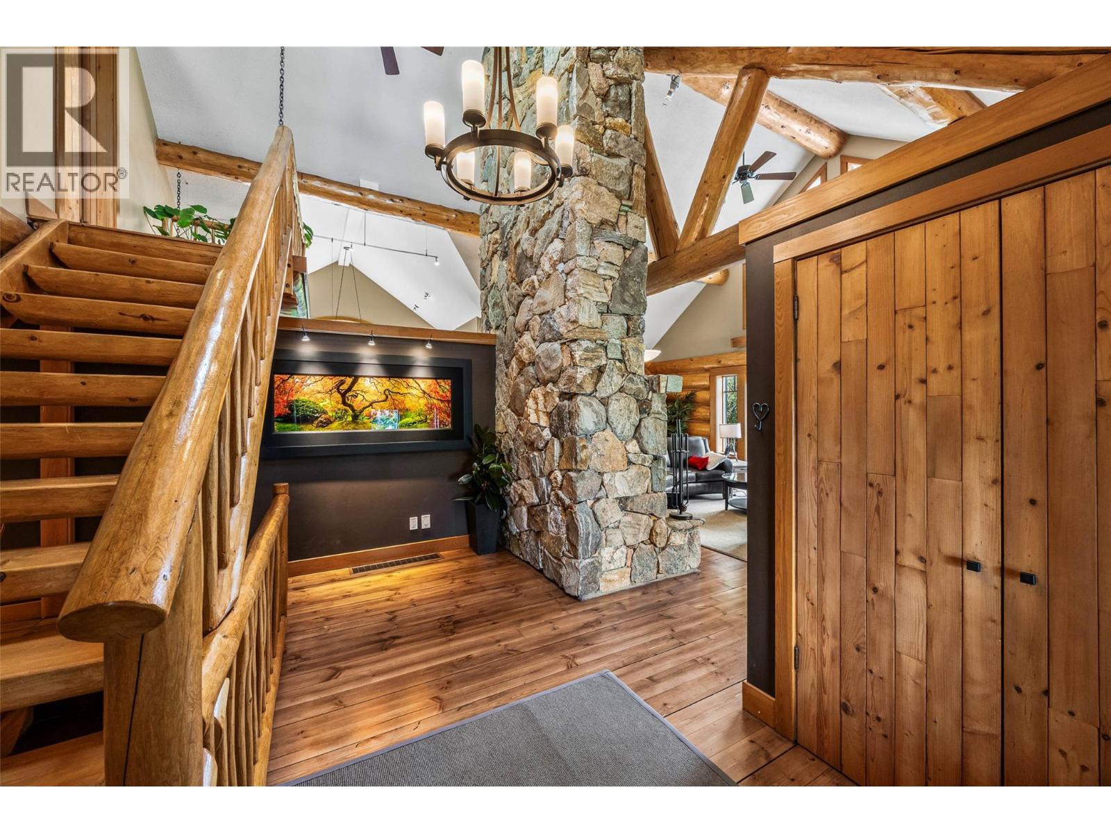 2094 HIGH SCHYLEA Drive, Kamloops