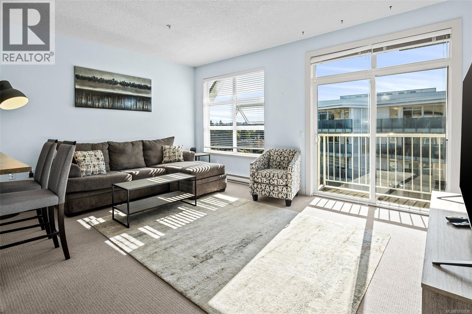 403 870 Short St, Saanich