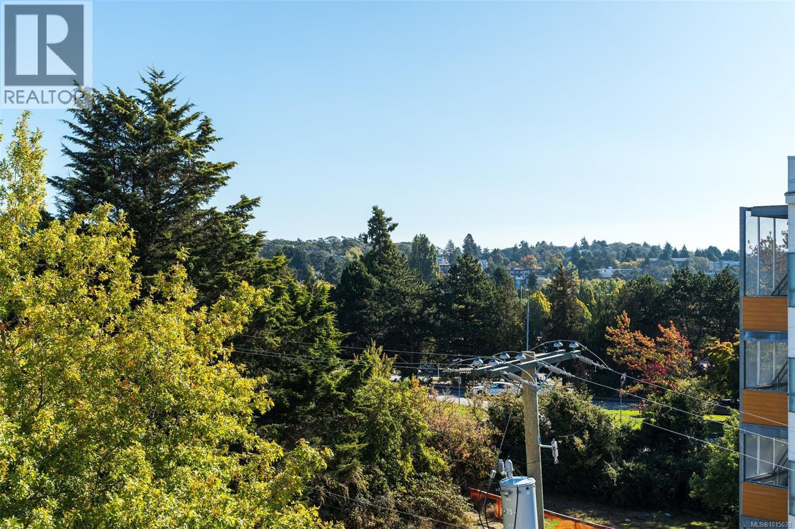 403 870 Short St, Saanich