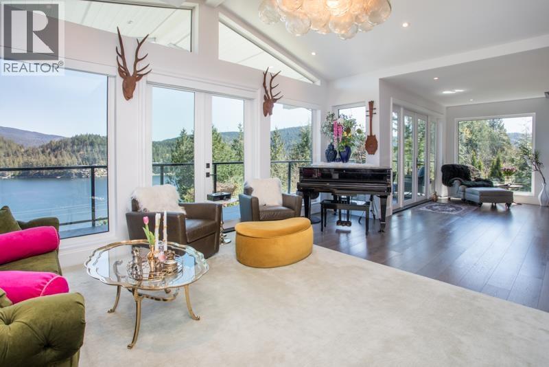 1812 CARDINAL CRESCENT, North Vancouver