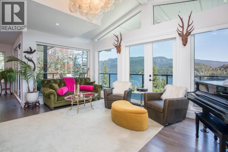 1812 CARDINAL CRESCENT, North Vancouver