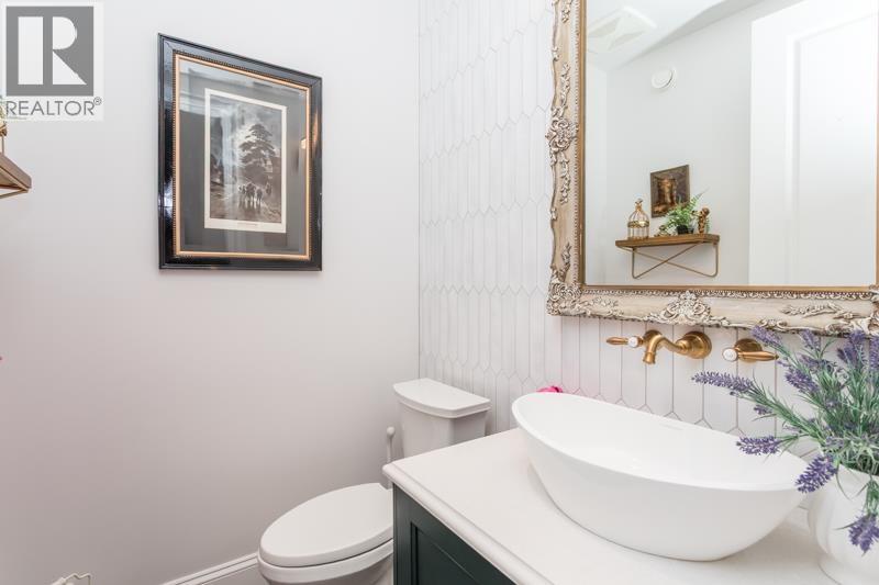 1812 CARDINAL CRESCENT, North Vancouver