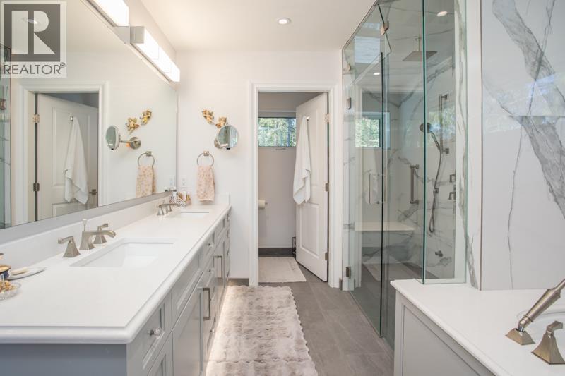 1812 CARDINAL CRESCENT, North Vancouver