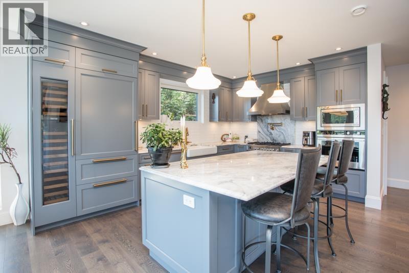 1812 CARDINAL CRESCENT, North Vancouver