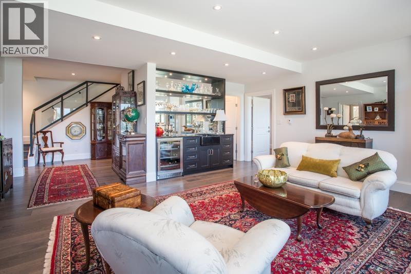 1812 CARDINAL CRESCENT, North Vancouver