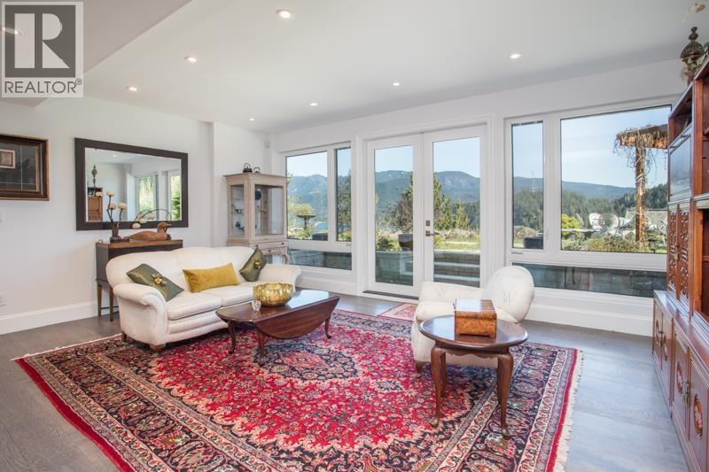 1812 CARDINAL CRESCENT, North Vancouver