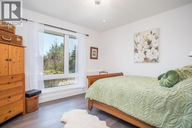 1812 CARDINAL CRESCENT, North Vancouver