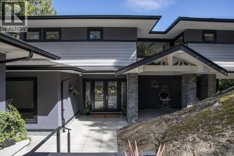 1812 CARDINAL CRESCENT, North Vancouver