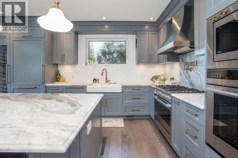 1812 CARDINAL CRESCENT, North Vancouver