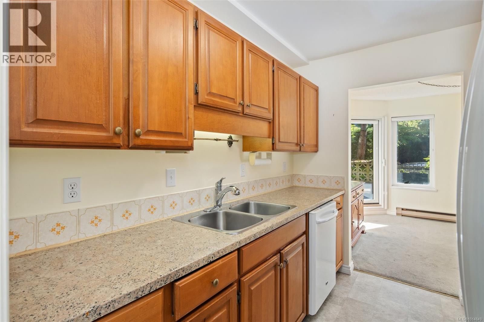 108 1149 Rockland Avenue, Victoria