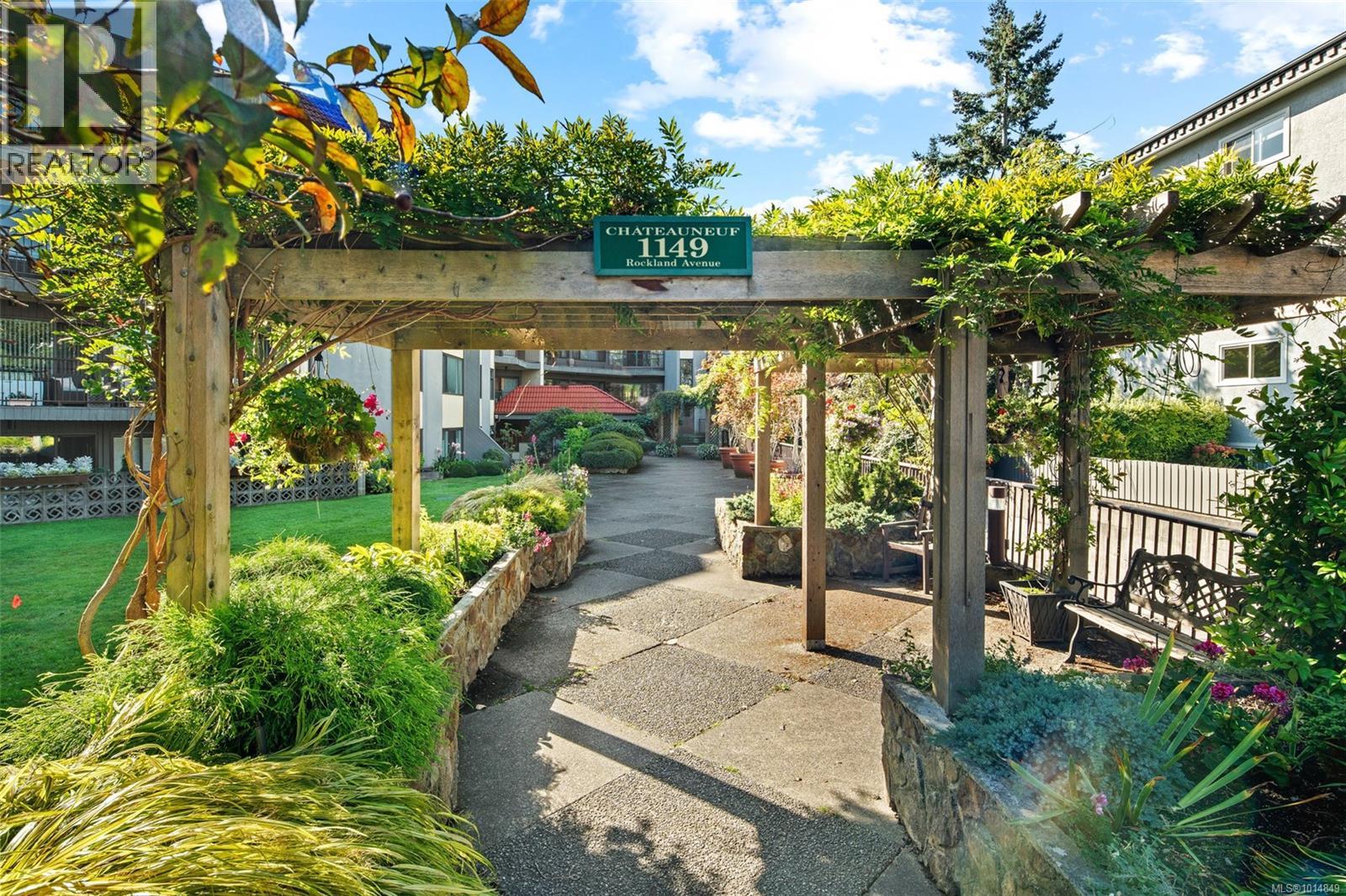 108 1149 Rockland Avenue, Victoria
