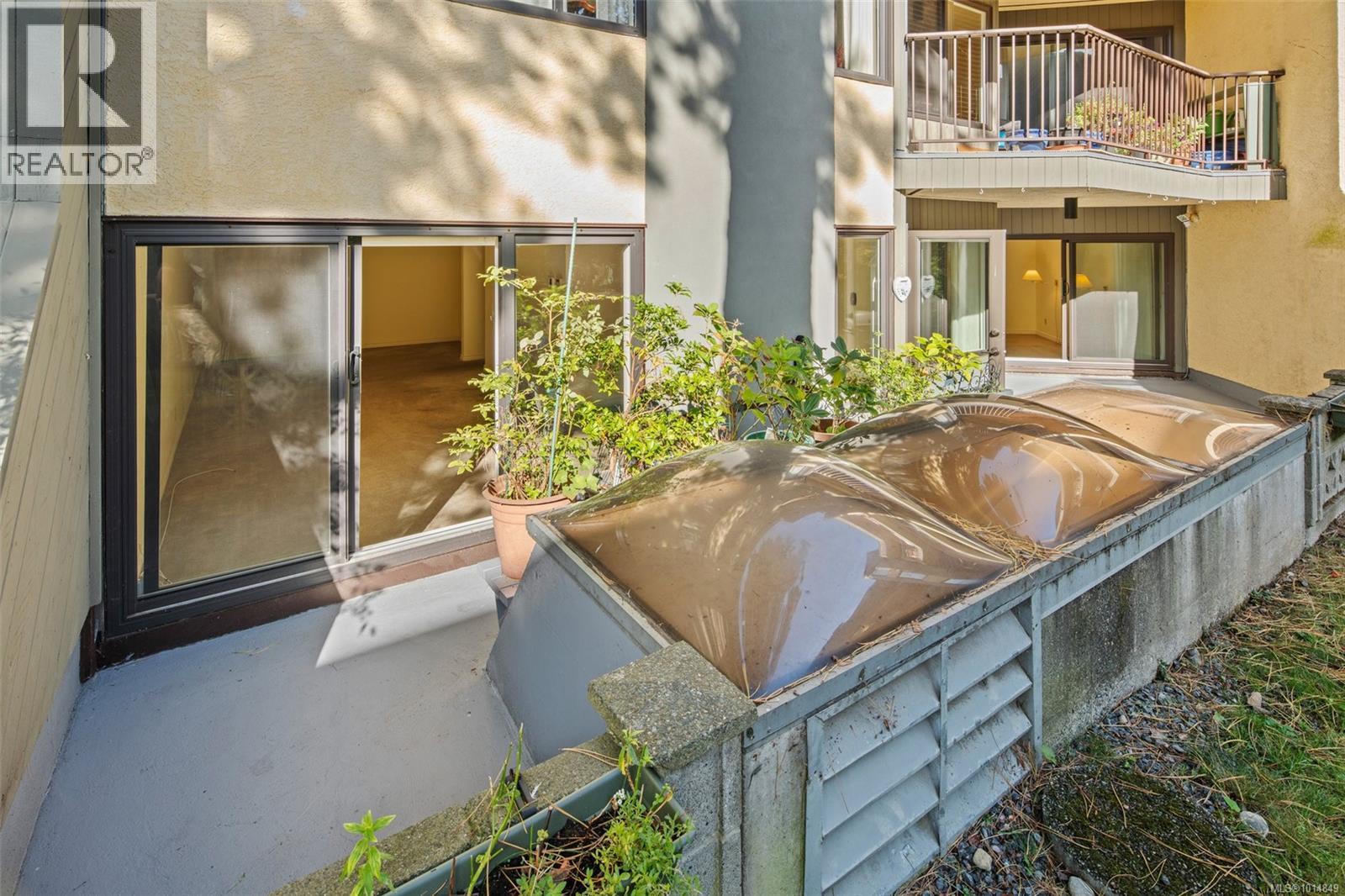 108 1149 Rockland Avenue, Victoria