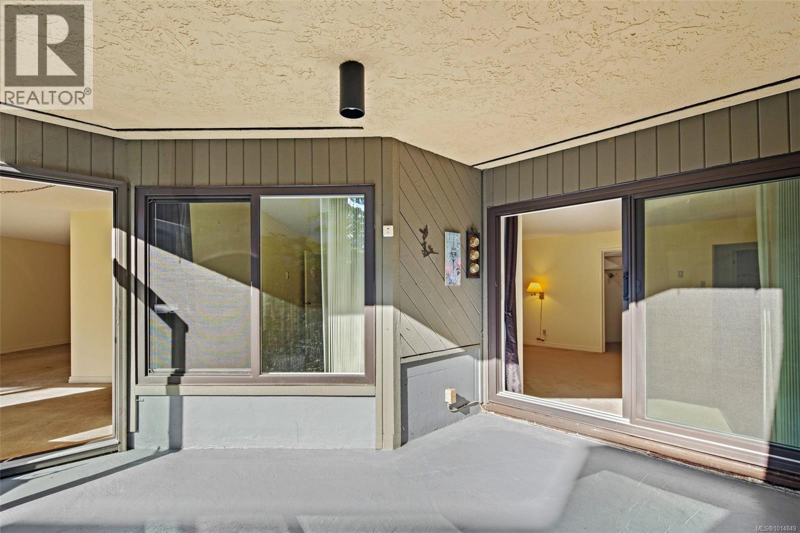 108 1149 Rockland Avenue, Victoria