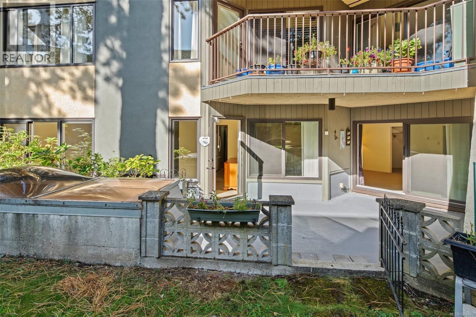 108 1149 Rockland Avenue, Victoria