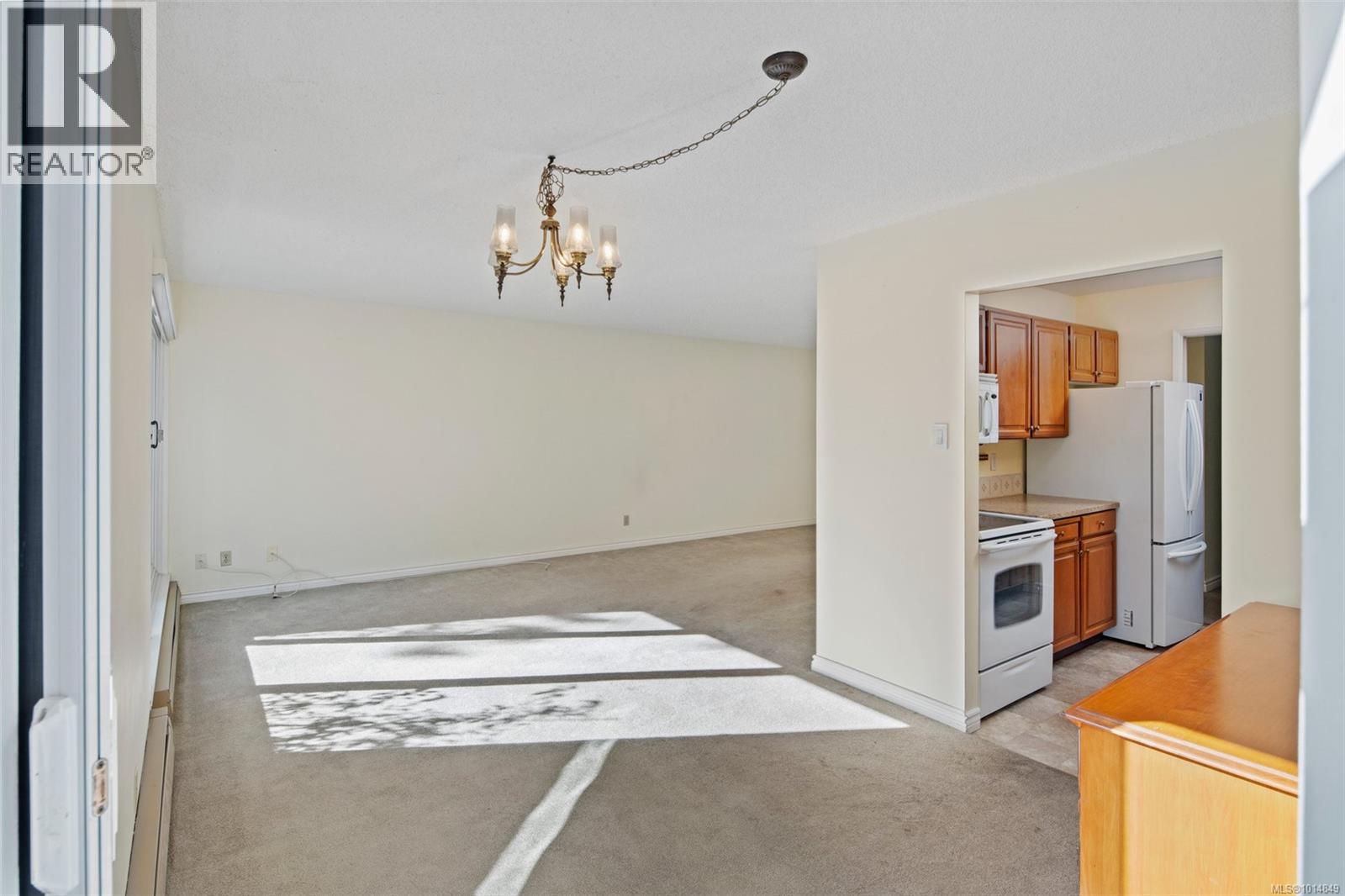 108 1149 Rockland Avenue, Victoria