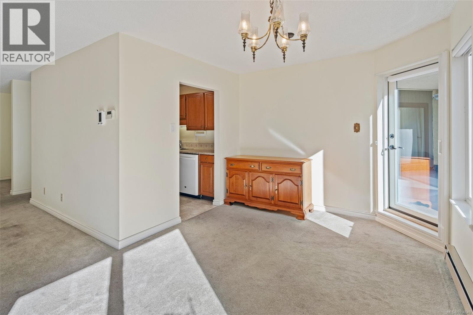 108 1149 Rockland Avenue, Victoria