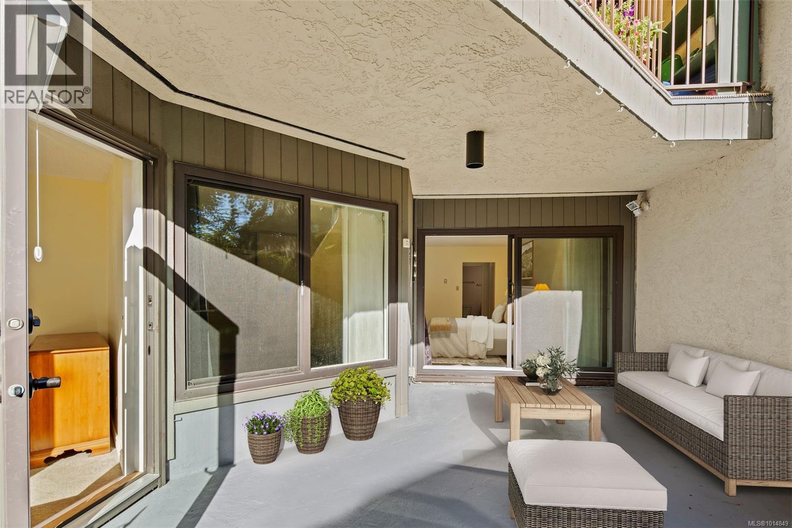 108 1149 Rockland Avenue, Victoria