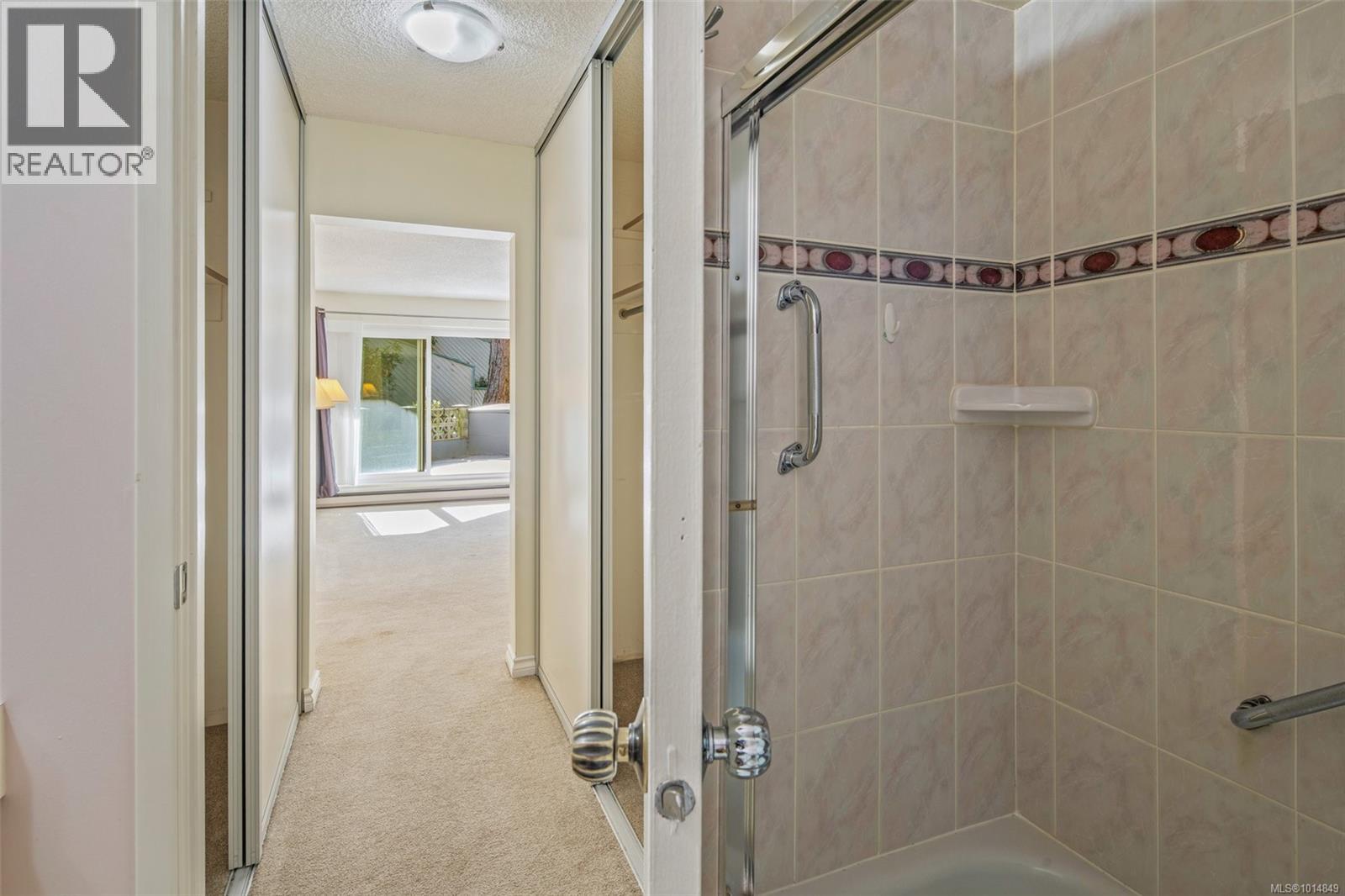108 1149 Rockland Avenue, Victoria