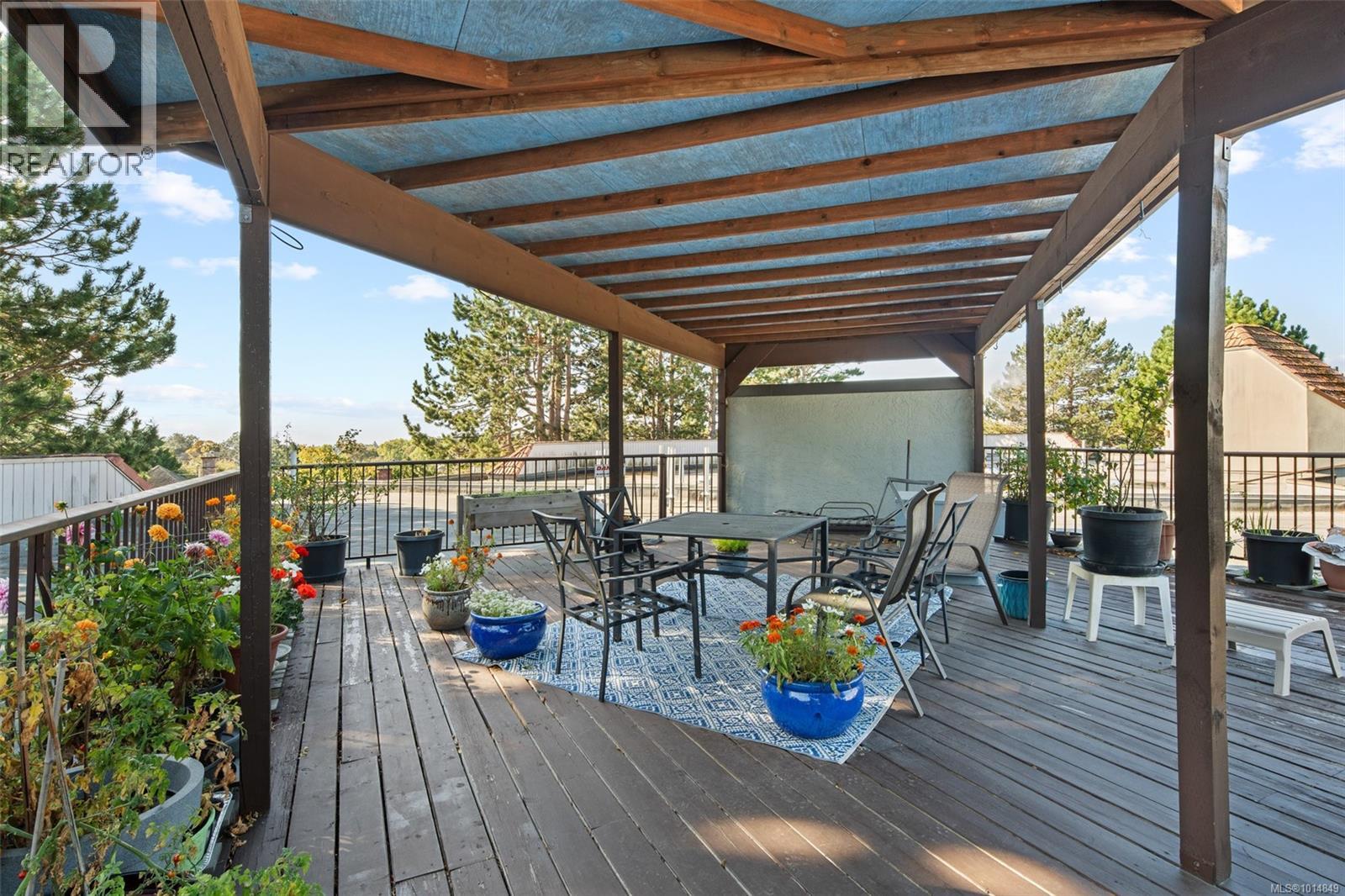 108 1149 Rockland Avenue, Victoria