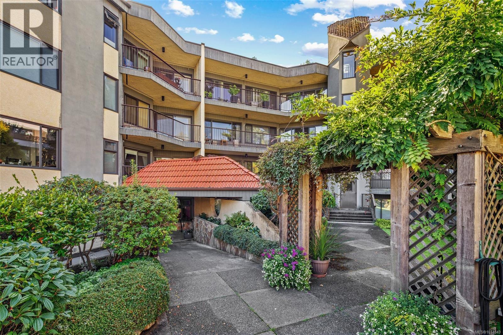 108 1149 Rockland Avenue, Victoria