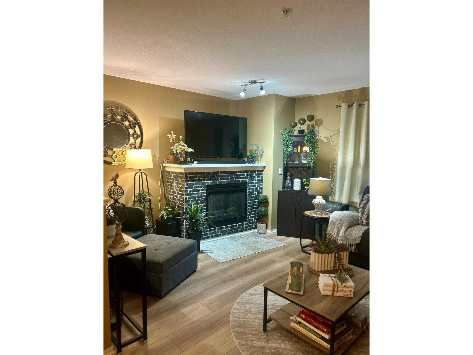 107 6747 203 STREET, Langley