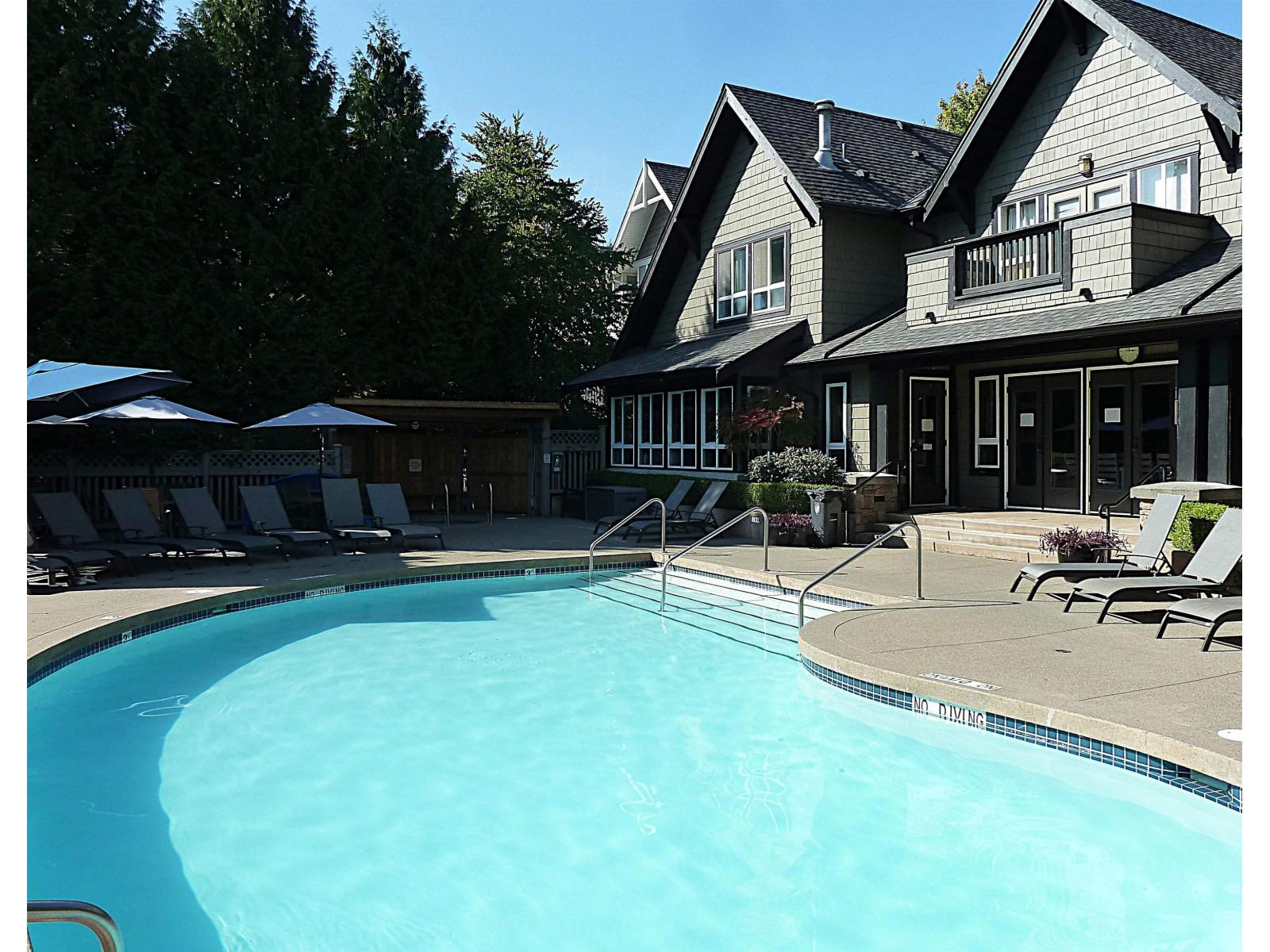 107 6747 203 STREET, Langley