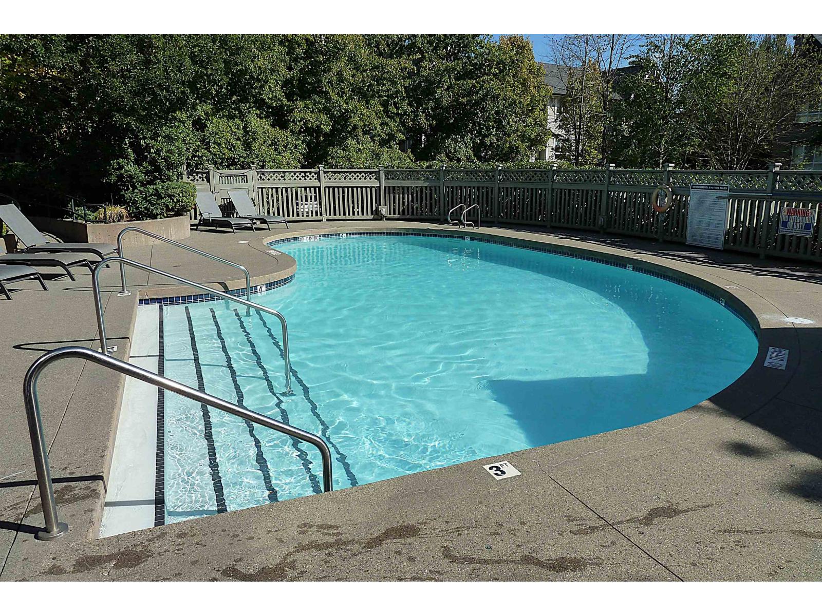 107 6747 203 STREET, Langley