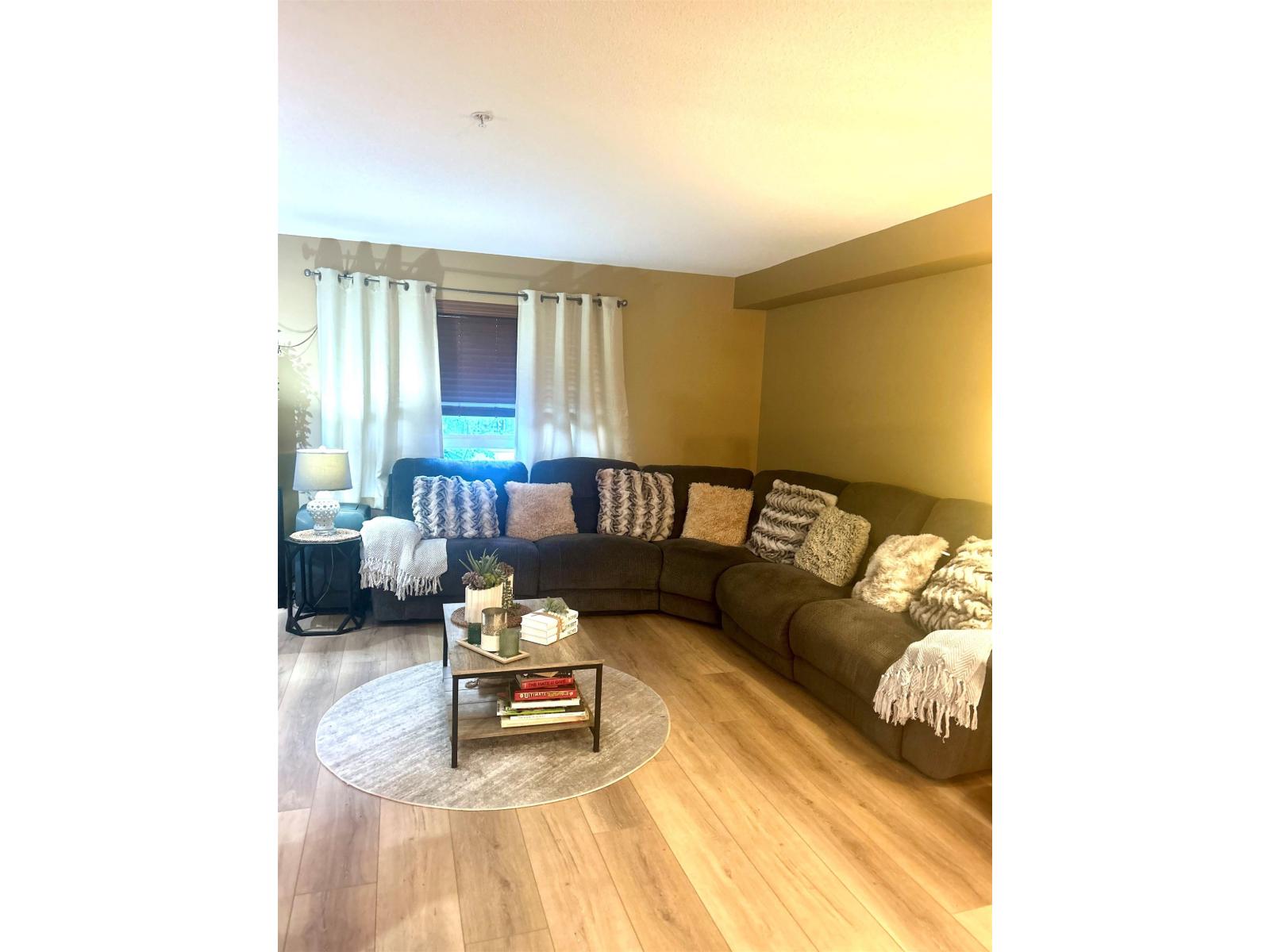 107 6747 203 STREET, Langley