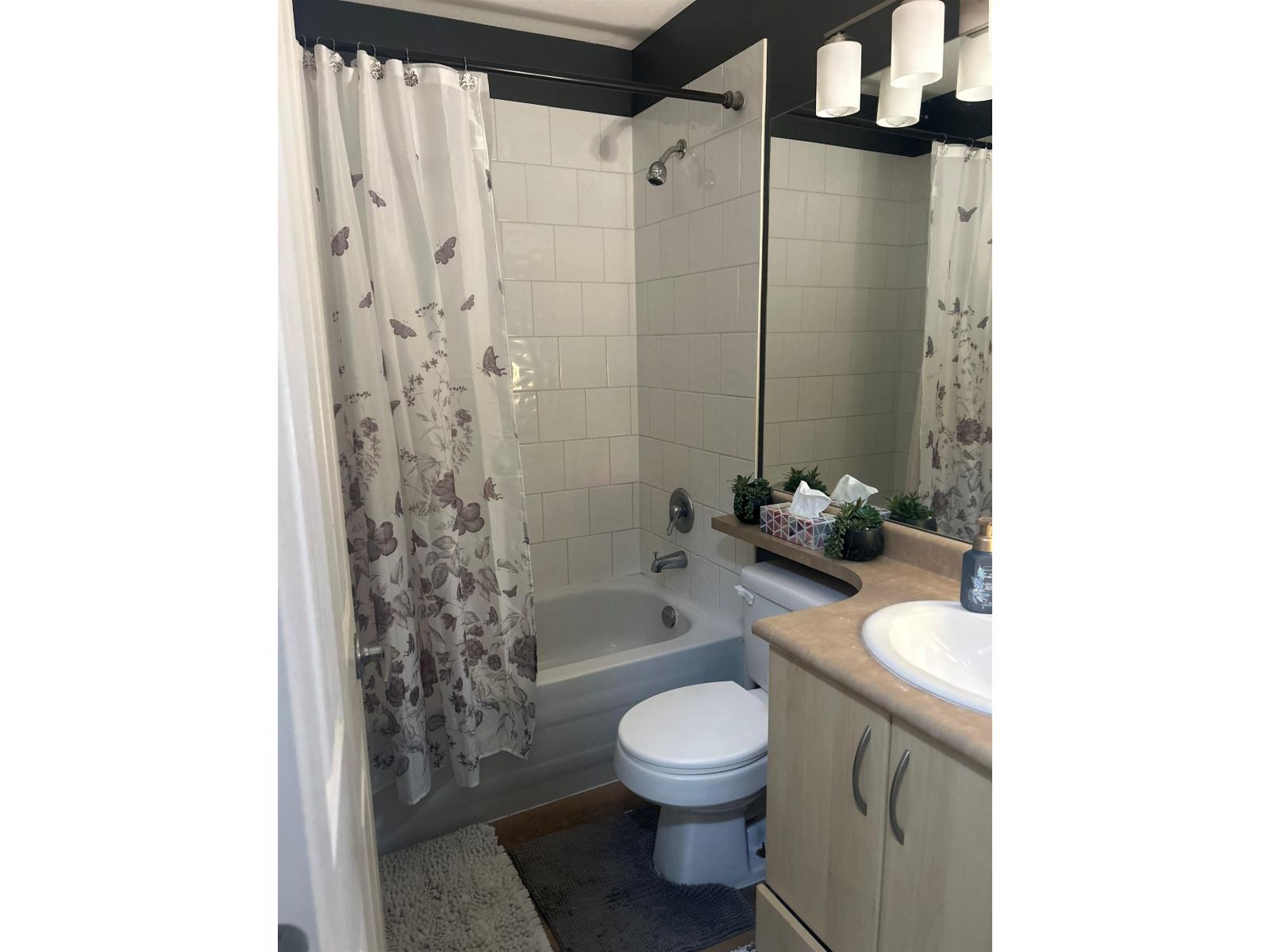 107 6747 203 STREET, Langley