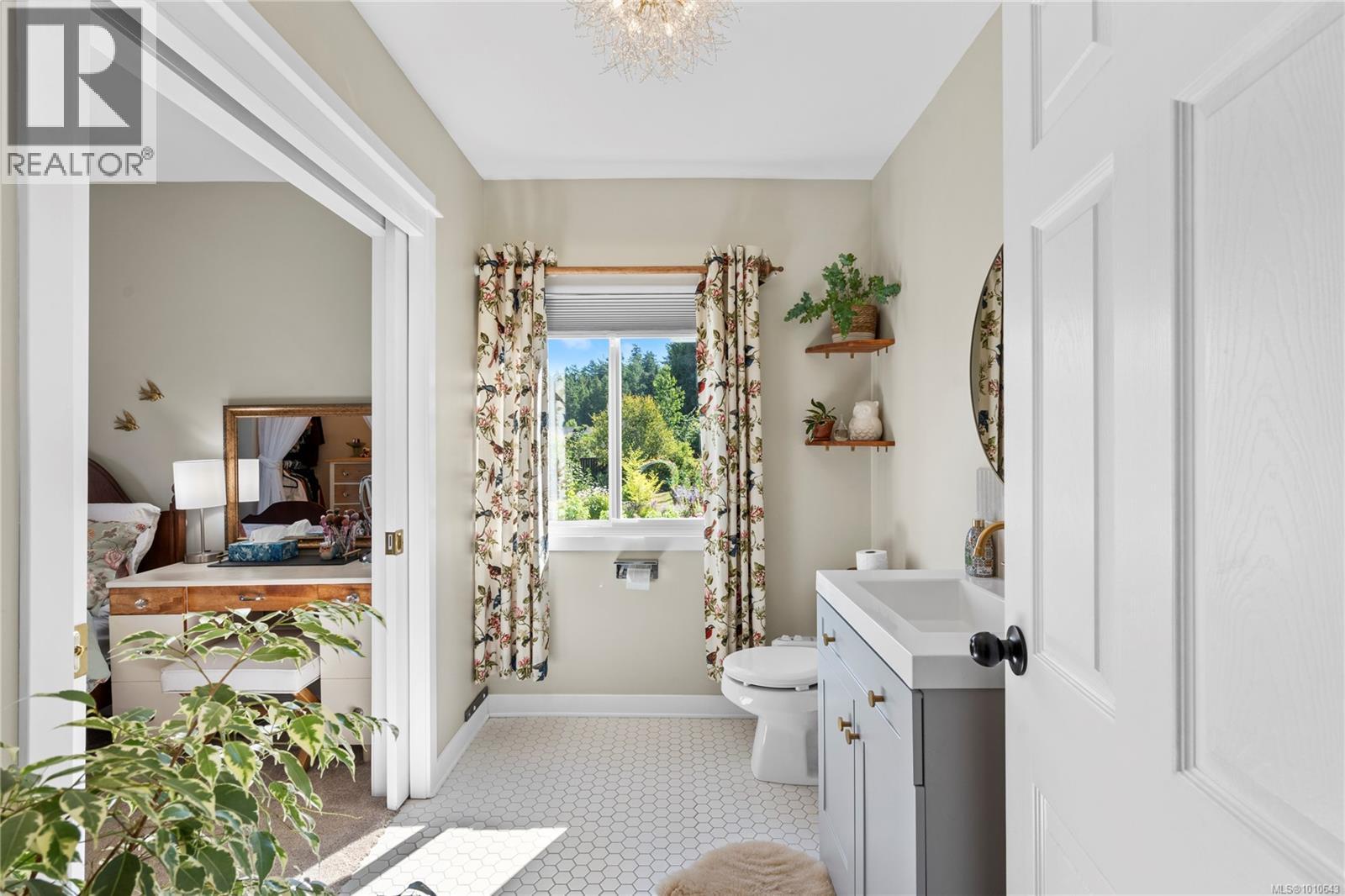572 Berwick Rd, Qualicum Beach
