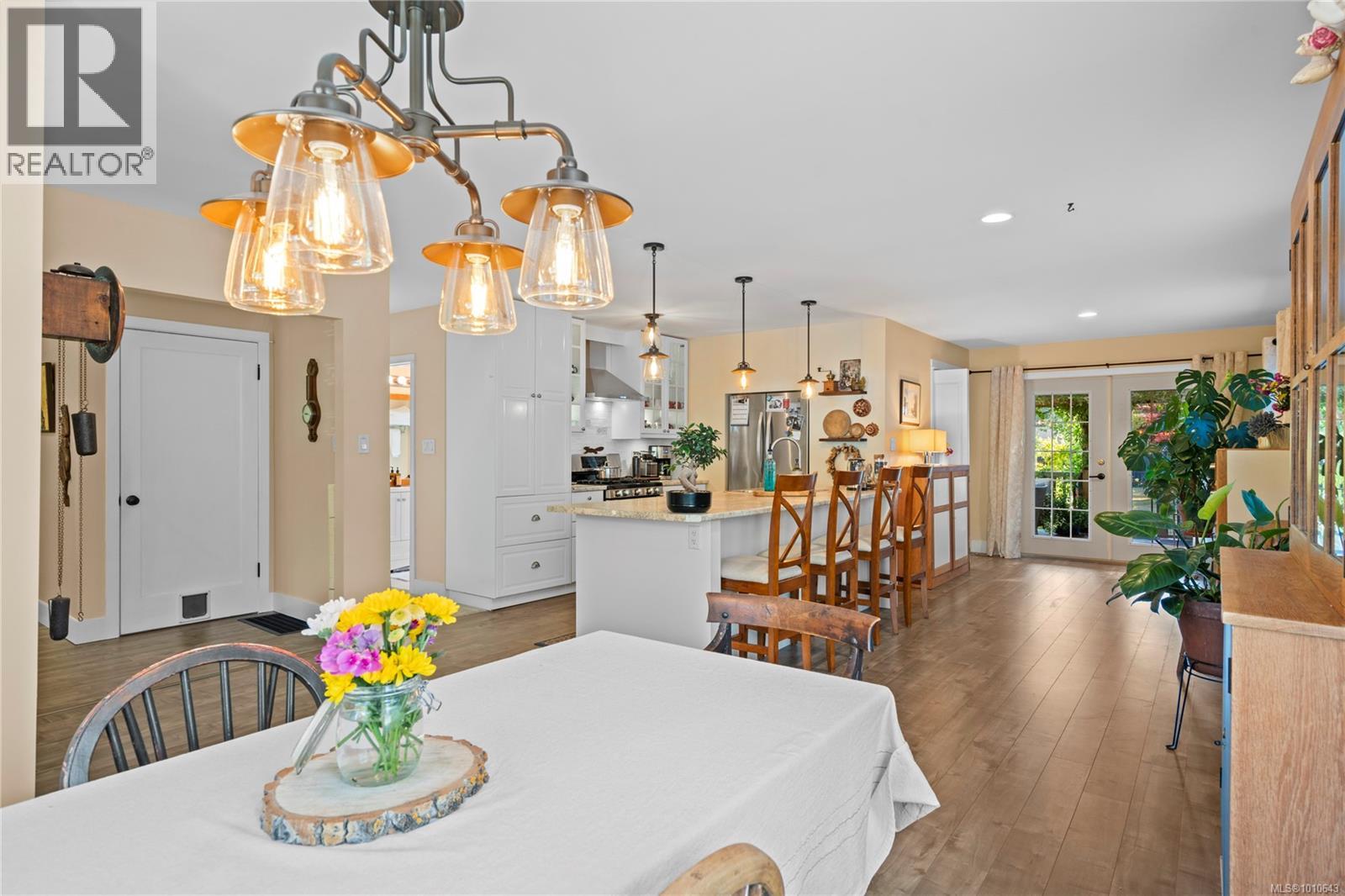 572 Berwick Rd, Qualicum Beach