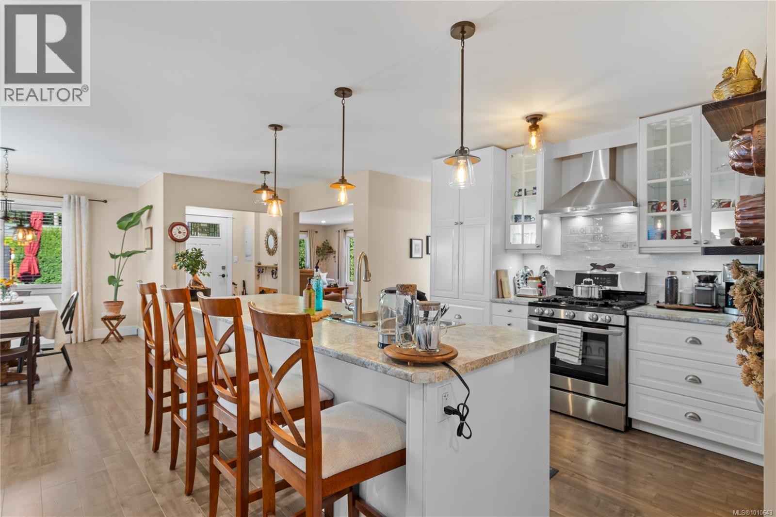 572 Berwick Rd, Qualicum Beach