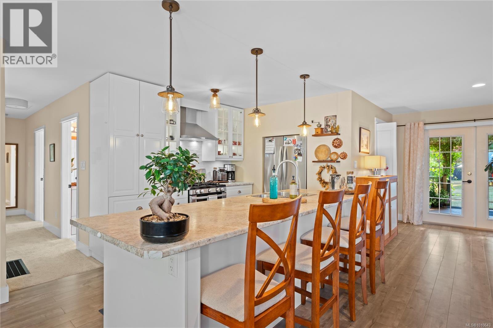 572 Berwick Rd, Qualicum Beach